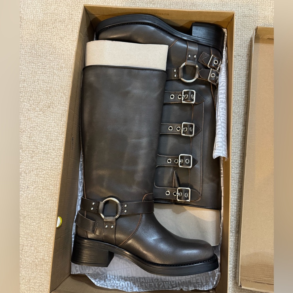 Steve Madden Rocky Distressed Boot